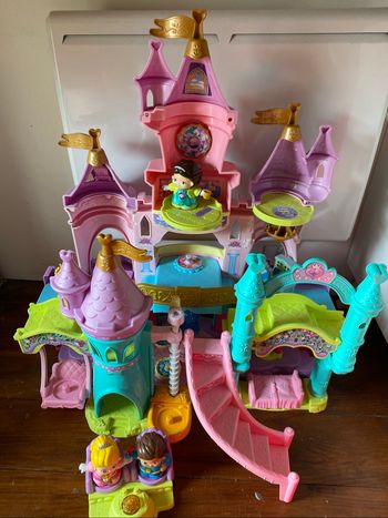 Château magique du royaume enchanté - Tut tut copain