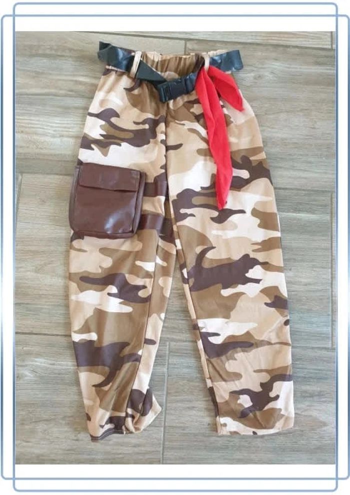 Pantalon déguisement enfant 122/138cm, très bon état