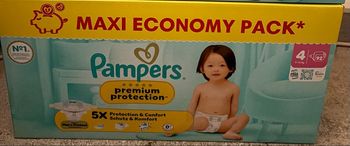 Couches Pampers premium taille 4 neuf
