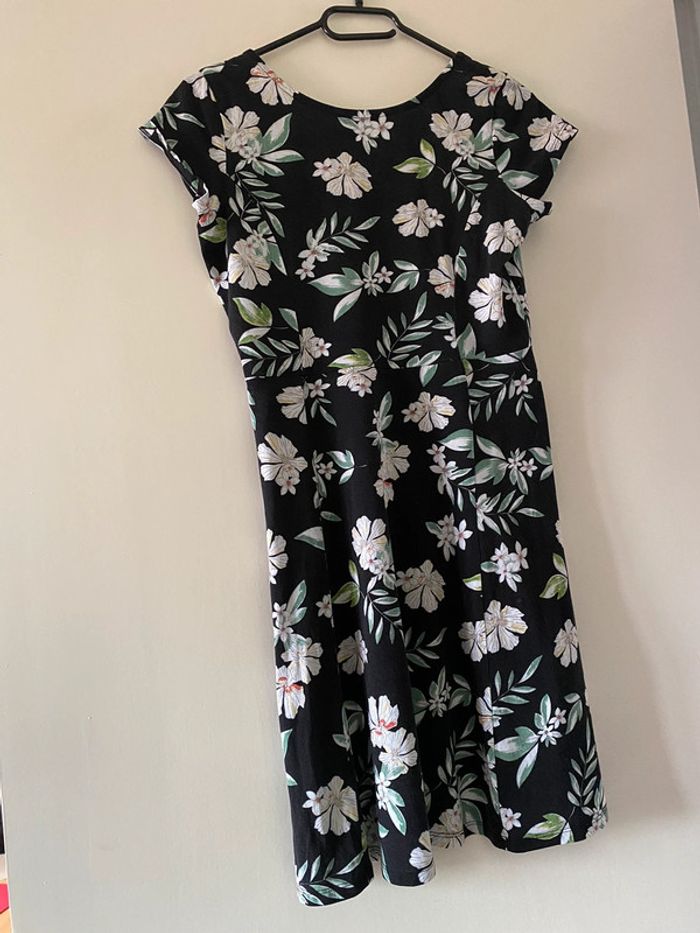 Robe fleurie Orsay Taille 38 - photo numéro 2