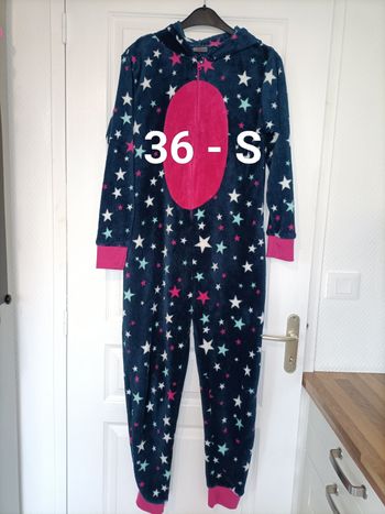 Pyjama pilou pilou S tout doux bleu marine étoiles roses et blanches