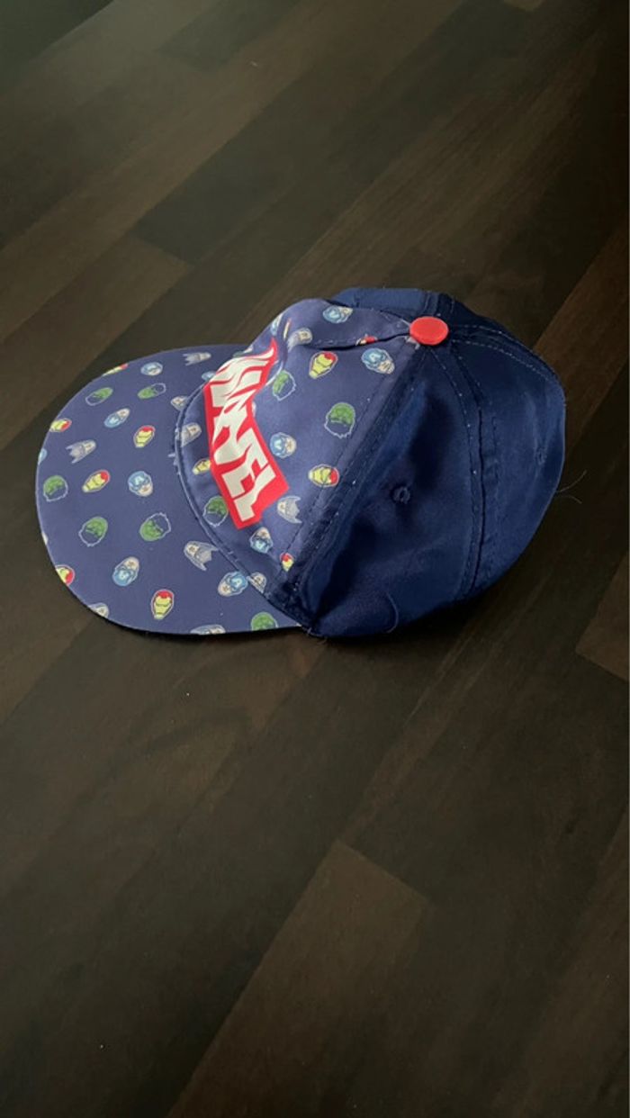 Casquette enfant Marvel officiel taille 3/5 ans parfait état - photo numéro 2