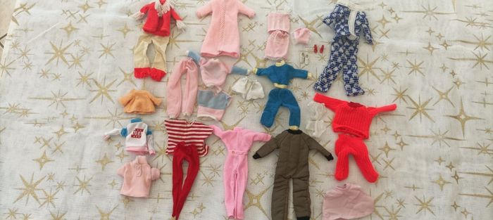 Lot de Barbies et vêtements vintage - photo numéro 5