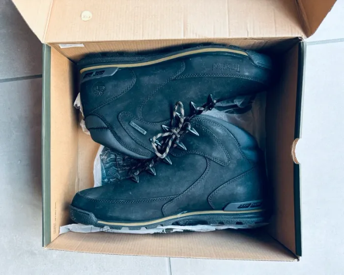 Magnifiques boots Timberland homme noires Euro Rock Mid Hiker neuves - photo numéro 7