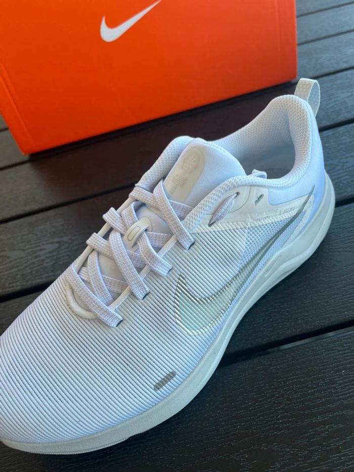 Baskets , Nike , Femmes , Blanches , Taille 39 , Neuves - photo numéro 5