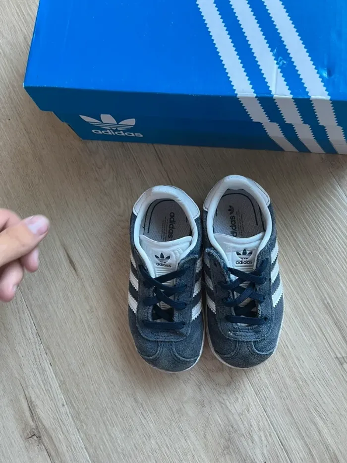 Adidas Gazelle Taille 23 - photo numéro 2