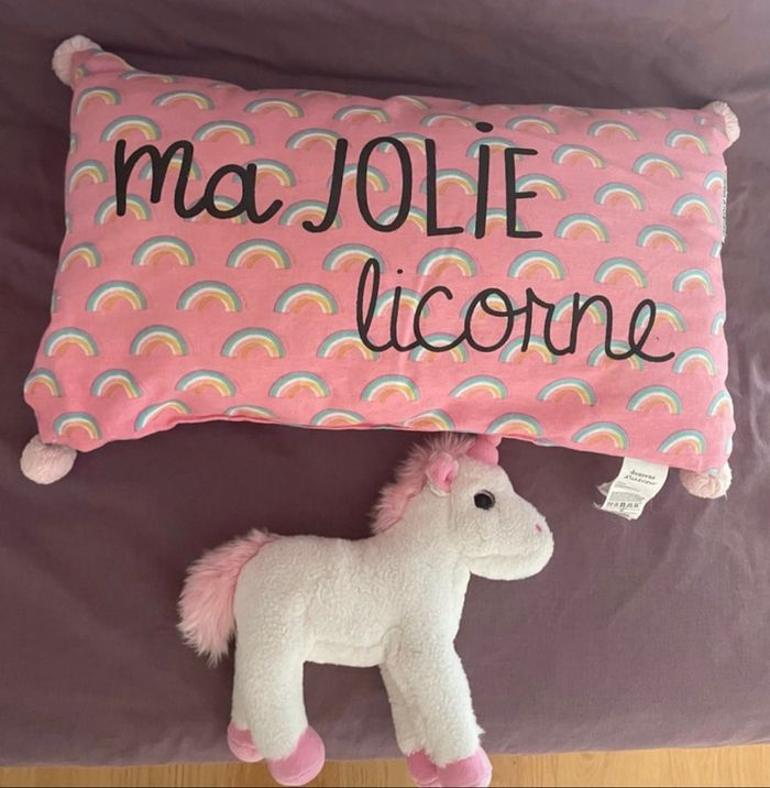 Oreiller et peluche licorne - photo numéro 2