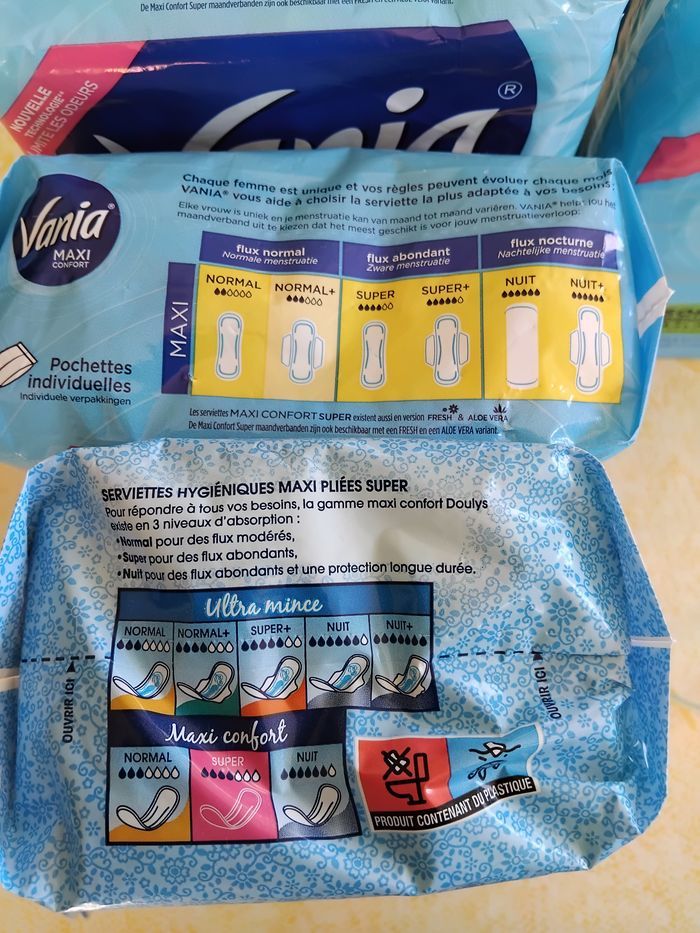 Lot 6 PAQUETS SERVIETTES HYGIENIQUE "VANIA + DOULYS" - photo numéro 7