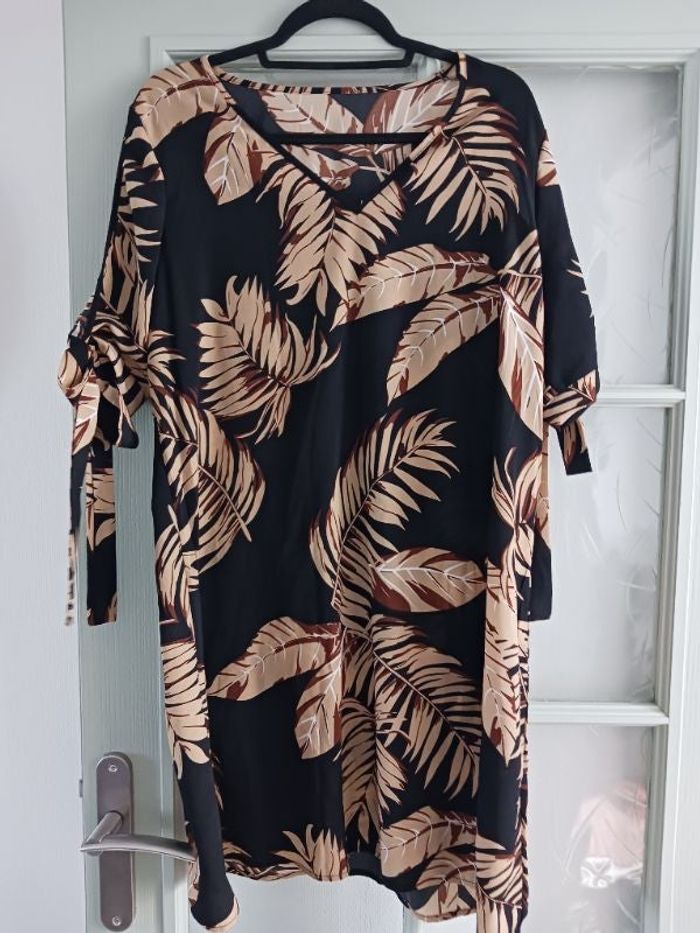 Robe noire à feuillage beige et marron shein 44