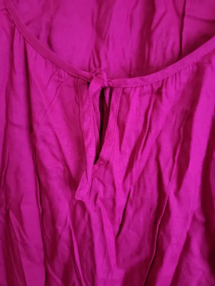 Blouse blanche porte - photo numéro 5
