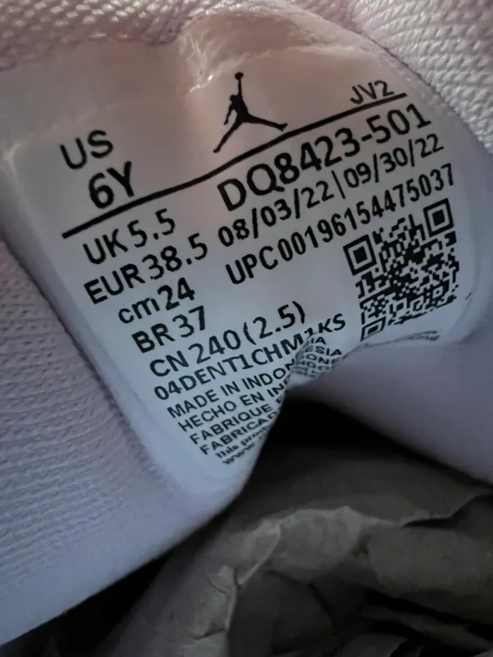 Nike Air Jordan 1 Mid Barely Grape - 38,5 - photo numéro 8