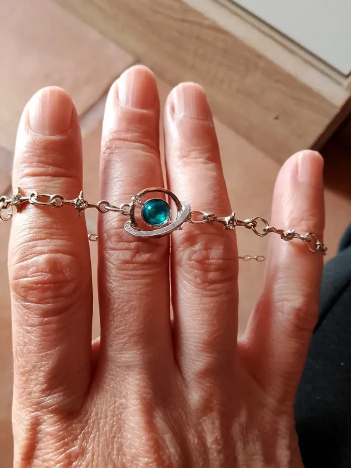 Joli petit bracelet argenté