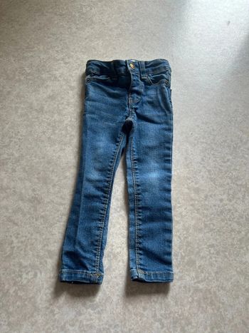 Jean super skinny Kiabi fille 3 ans