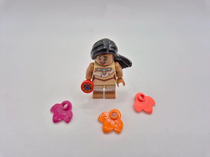 Figurine type lego Pocahontas Disney - photo numéro 5