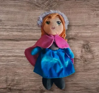 Peluche Reine des neige anna
