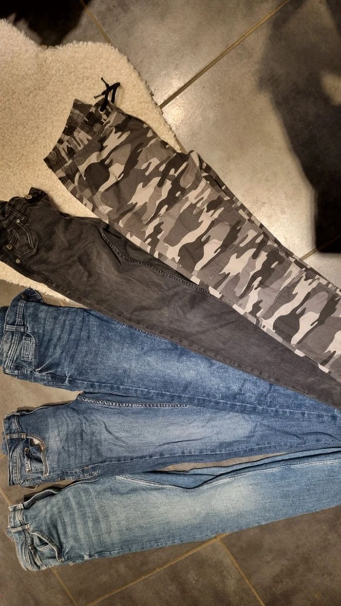 Lot vêtements garçon 13 /14 ans XS 5 pantalons jeans  2 tee shrt et un sweat