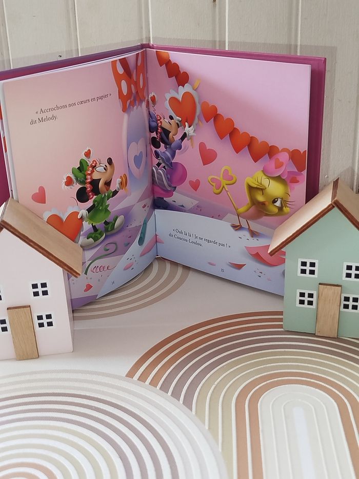 📚 Hachette Minnie Une Scintillante Saint -Valentin Neuf - photo numéro 2
