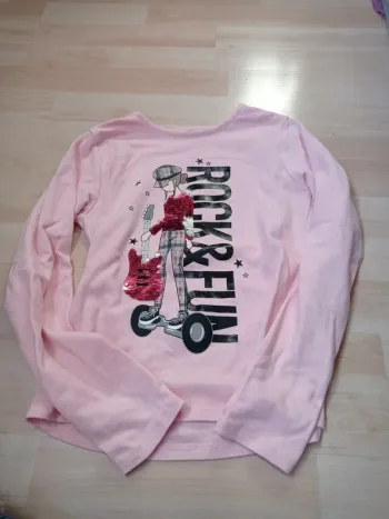Pull fin rose avec motif