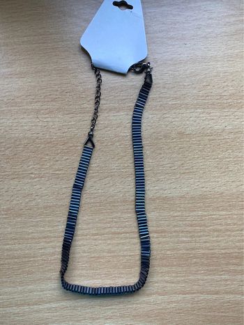 Collier neuf
