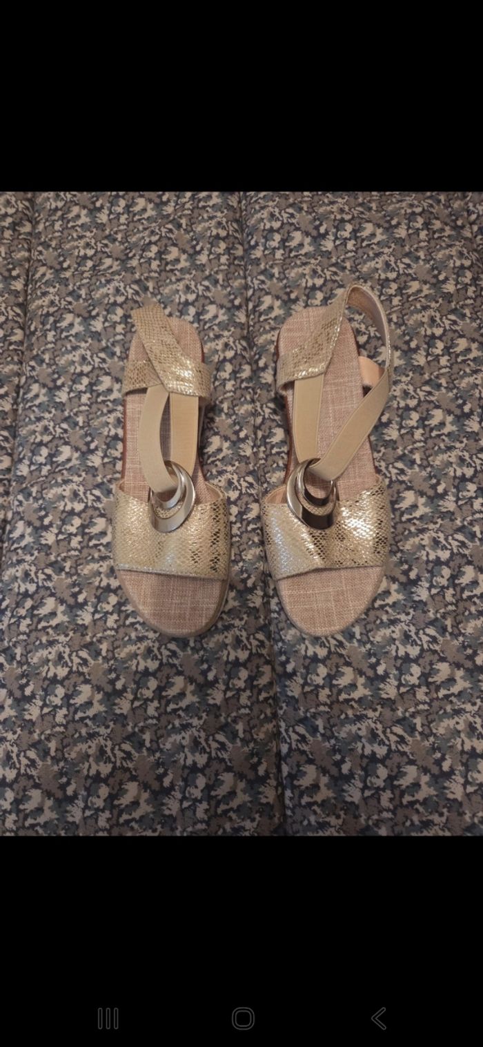 Nue pied femme - photo numéro 4