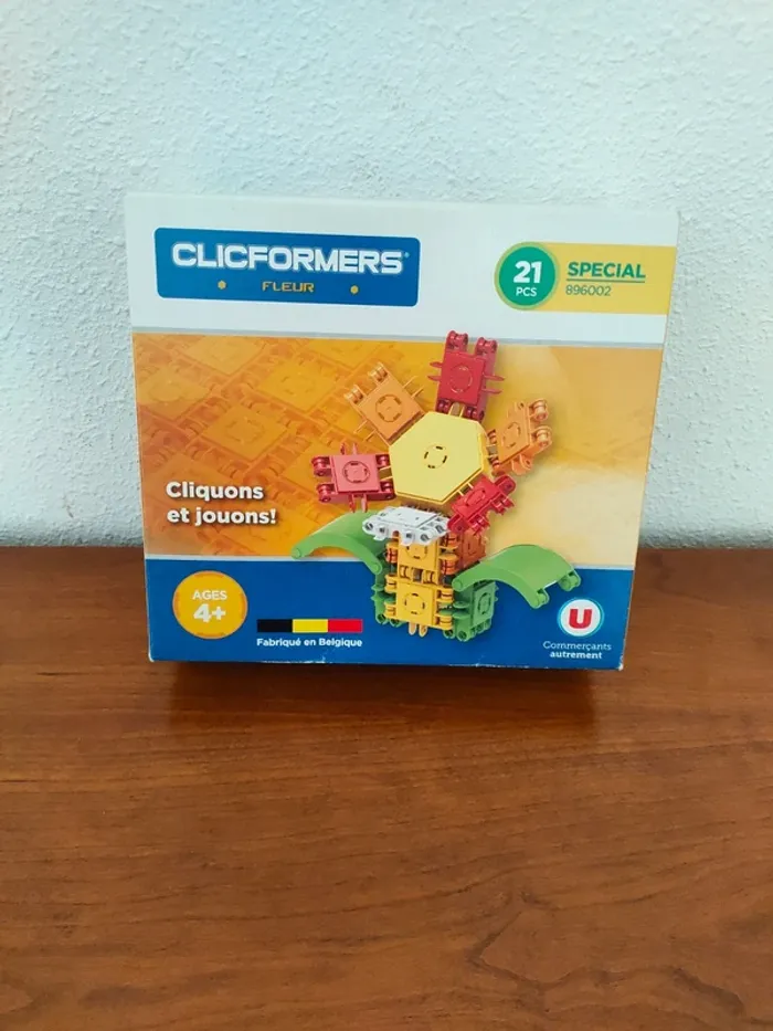 Clic formers Fleur 21 pièces neuf marque u