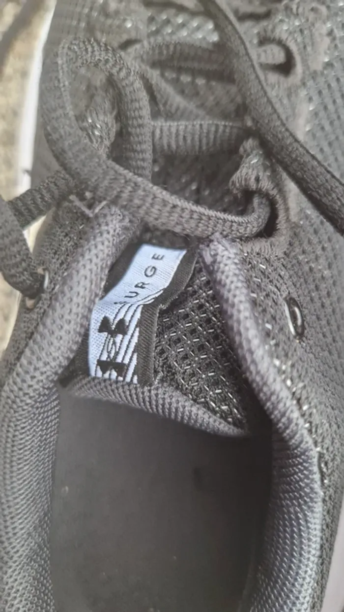 Baskets under armour taille 36.5 tres bon etat - photo numéro 10