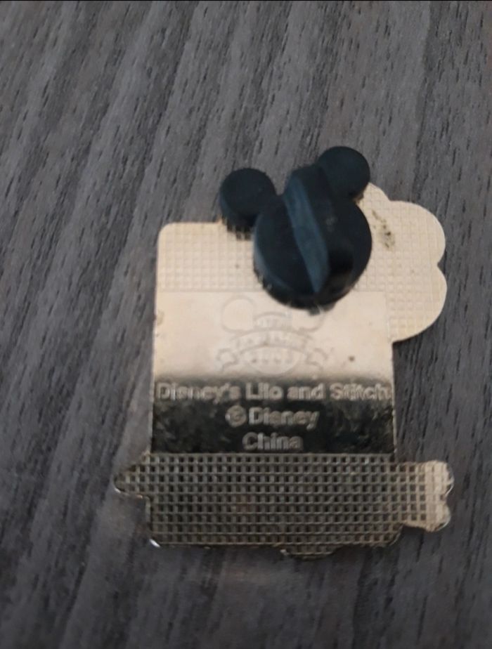 Pin trading stitch disney - photo numéro 2