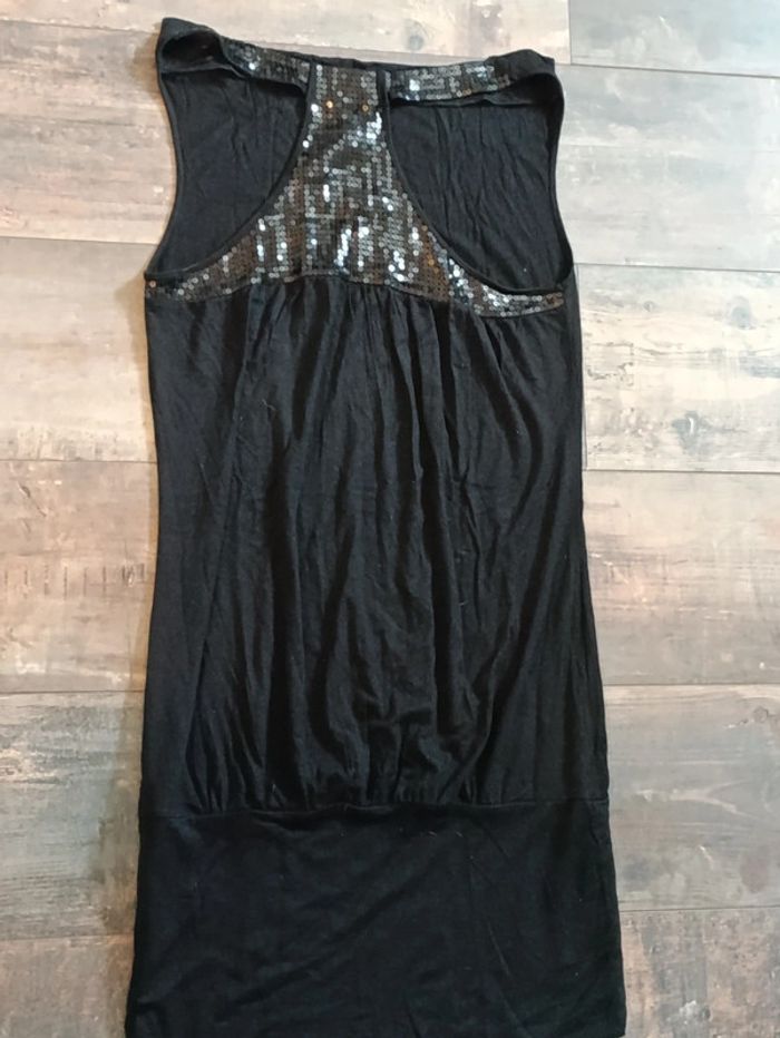 Robe noire avec paillettes - photo numéro 2