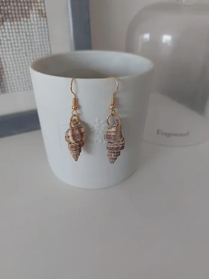 Boucles d'oreilles coquillages bruns