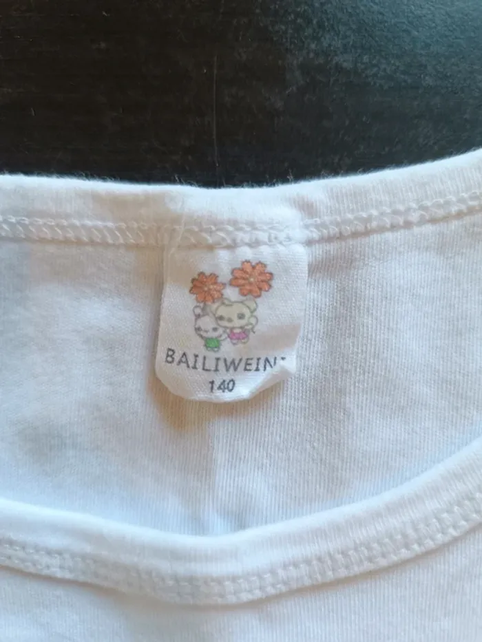 Haut BAILIWEINI - Taille 10 ANS - photo numéro 4