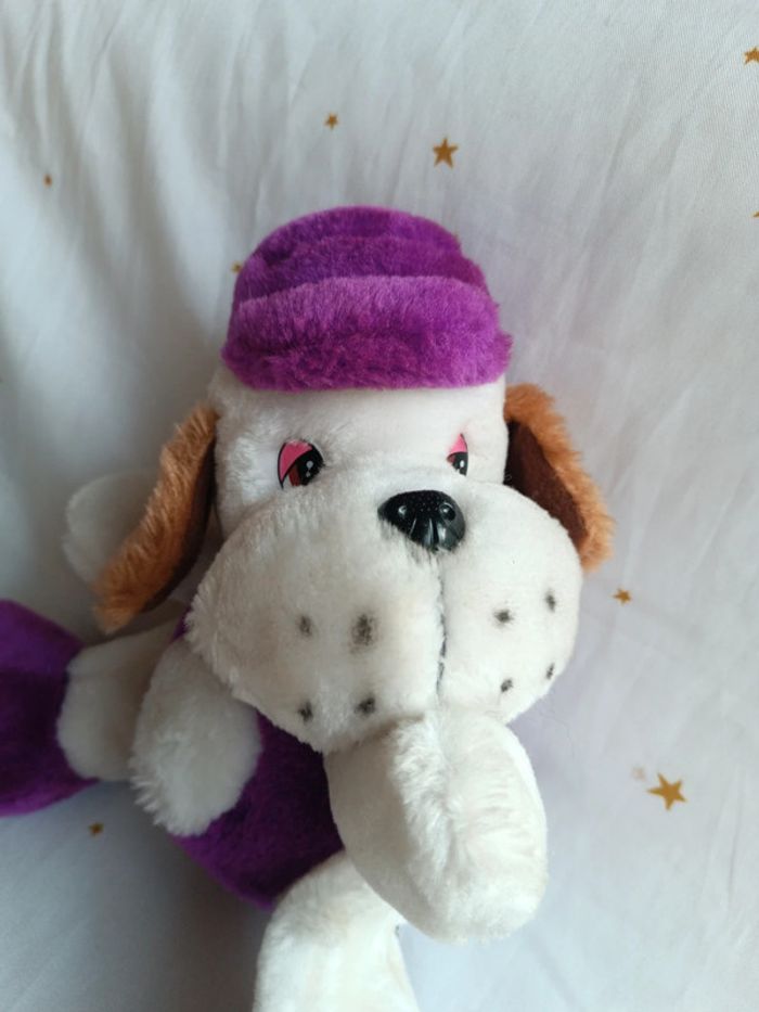 Peluche plush teddy doudou chien dog doggy violet parme casquette chapeau cap cp c.p c p playmaker - photo numéro 2
