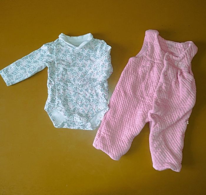 Vends ensemble fille 1 mois - photo numéro 2