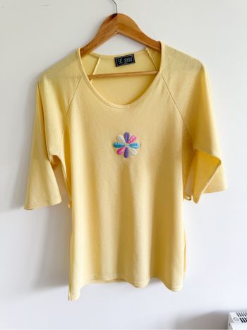 Blouse manches 3/4 jaune avec fente broderie fleur multicolore vintage taille 38 M