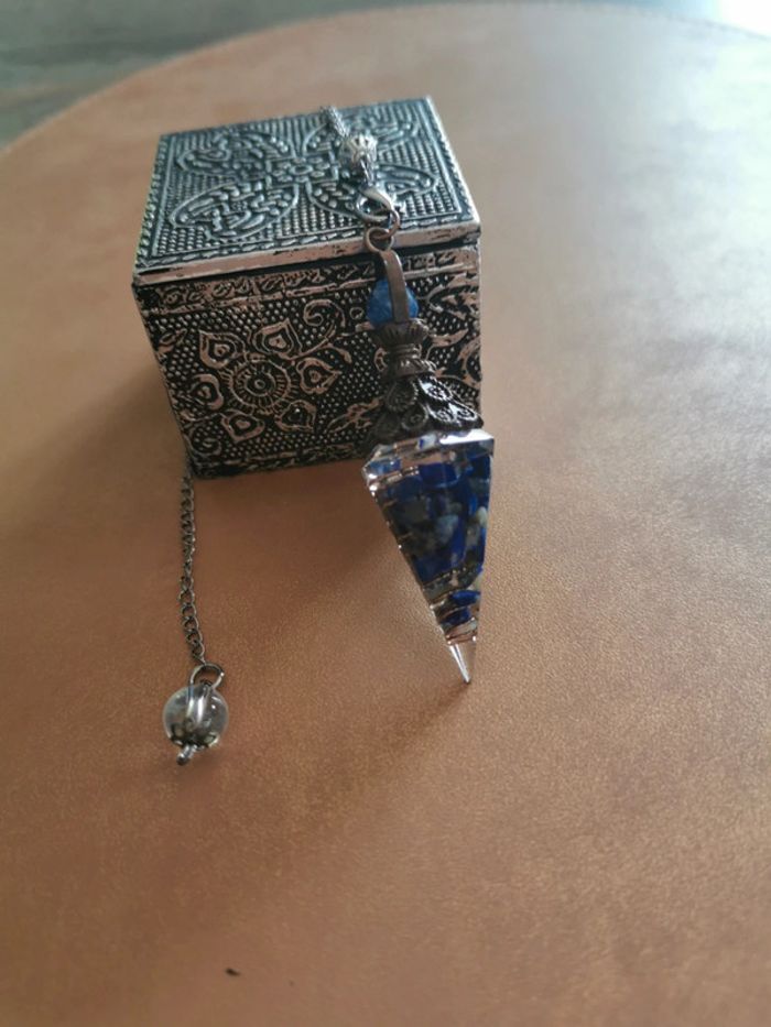 Pendule divinatoire radiesthésie bleu lapsis