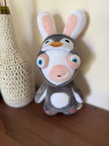 Peluche Lapin Crétin Déguisé Pingouin