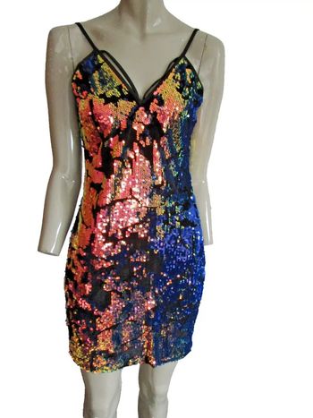 robe courte a paillettes marque bisous project  taille 36/38