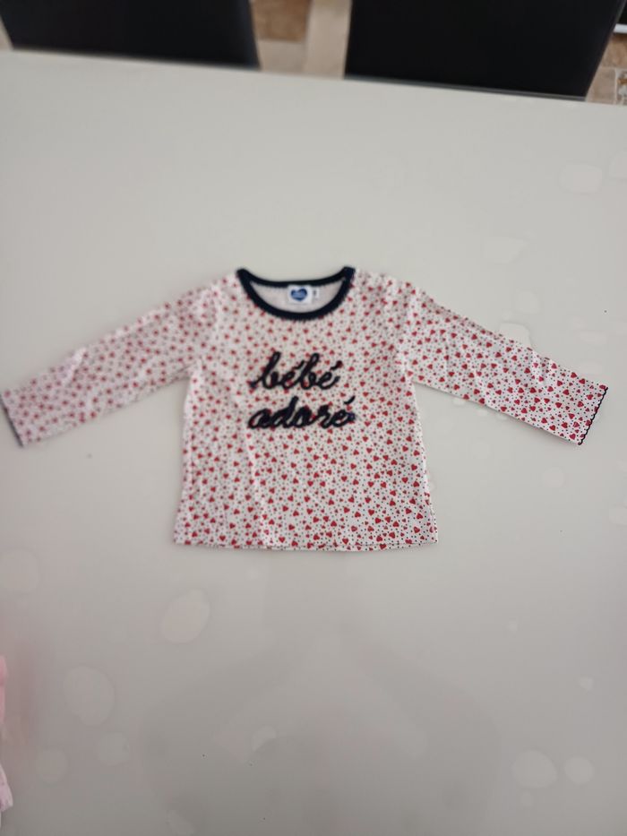 Tee-shirt neuf taille 9 mois