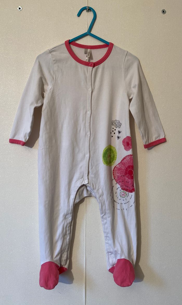 pyjama grenouillère motif fleurs  bébé 18 mois