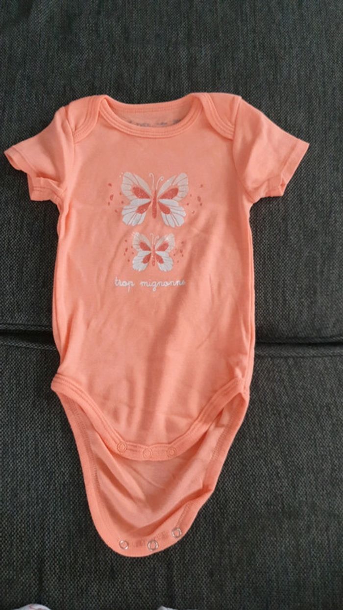 Lot de 6 bodies 18 mois - photo numéro 4