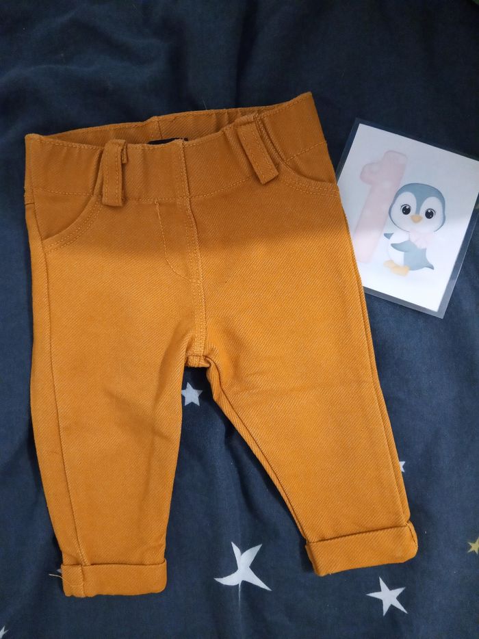 Pantalon / Jegging jaune _ 1 mois