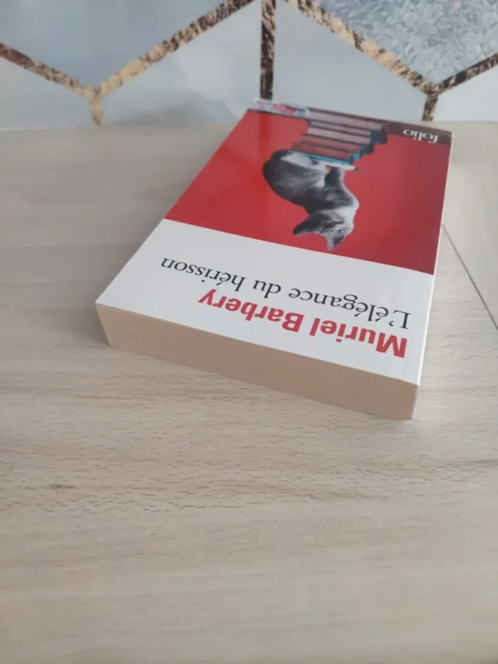 Livre poche l'élégance du hérisson Muriel Barbery - photo numéro 4