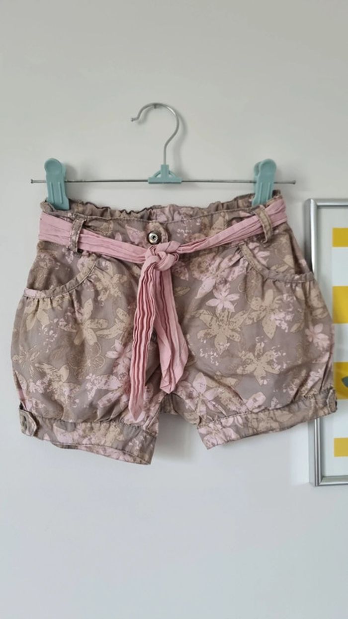 Short fleurs taille 3ans taille reglable