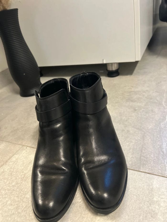 Paire de bottines neuves 38 noire femme parfait état - photo numéro 4