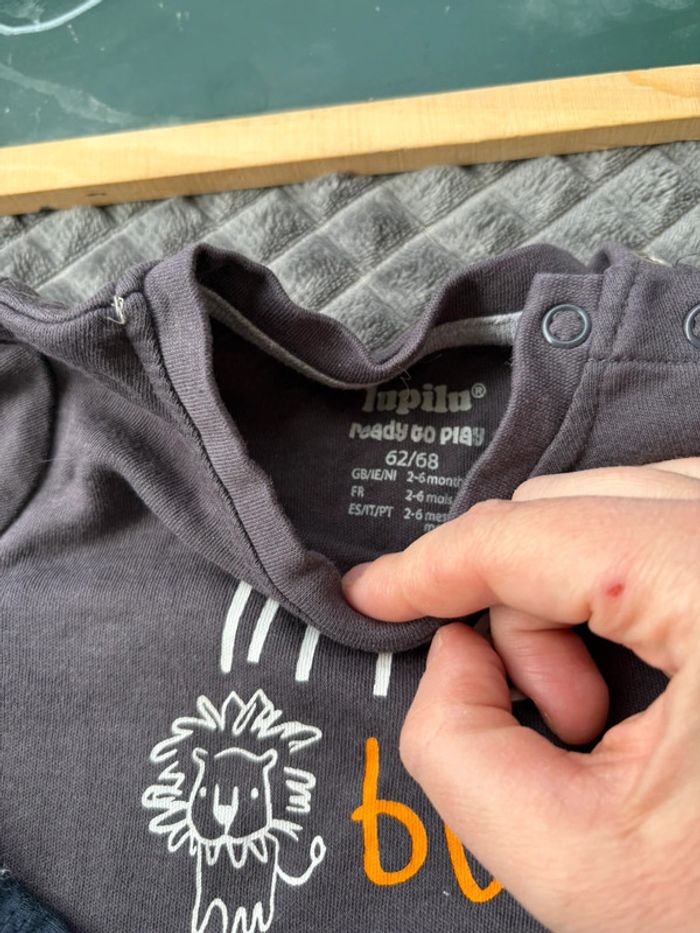 Lot de deux tee shirts, taille 6mois, bébé garçon ( tape à l’œil) - photo numéro 4