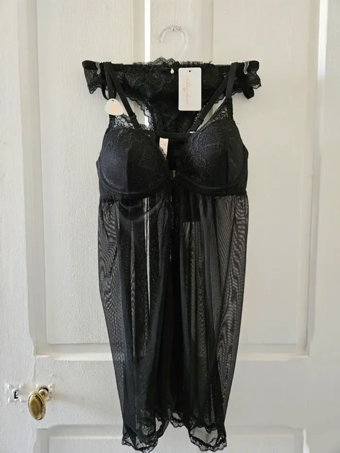 Magnifique ensemble Nuisette avec string T.S