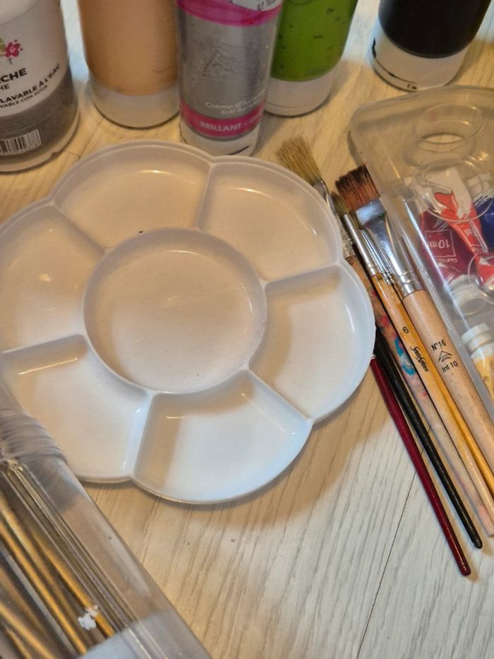 Gros lot de peinture acrylique et gouache pinceaux et palette - photo numéro 12