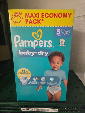 Pampers Baby-dry T5 94 couches 