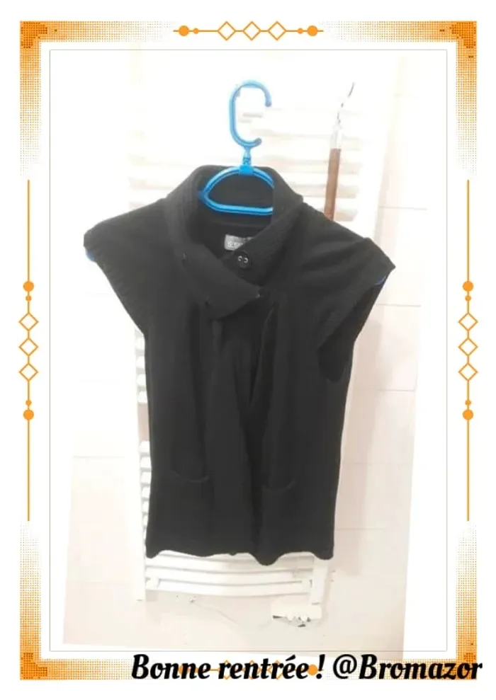 Gilet manches courtes col cheminée taille L / 40