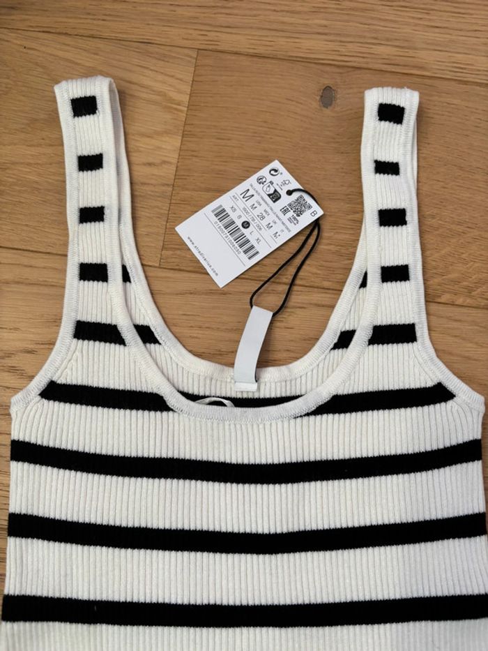 Neuf - débardeur croc top taille M stradivarius