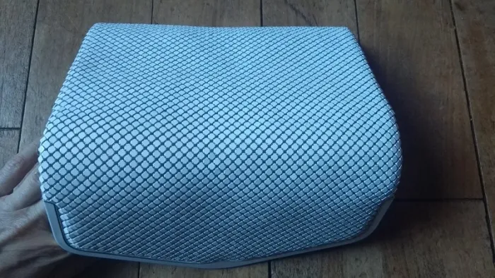 Pochette petit sac blanc et or métallisé. Très belle qualité - photo numéro 3